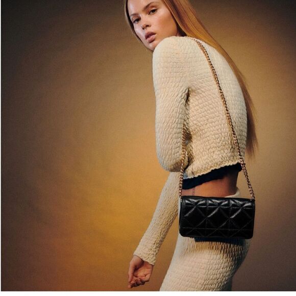 MANGO Quilted bag with chain handle in black NWT - Picture 2 of 7